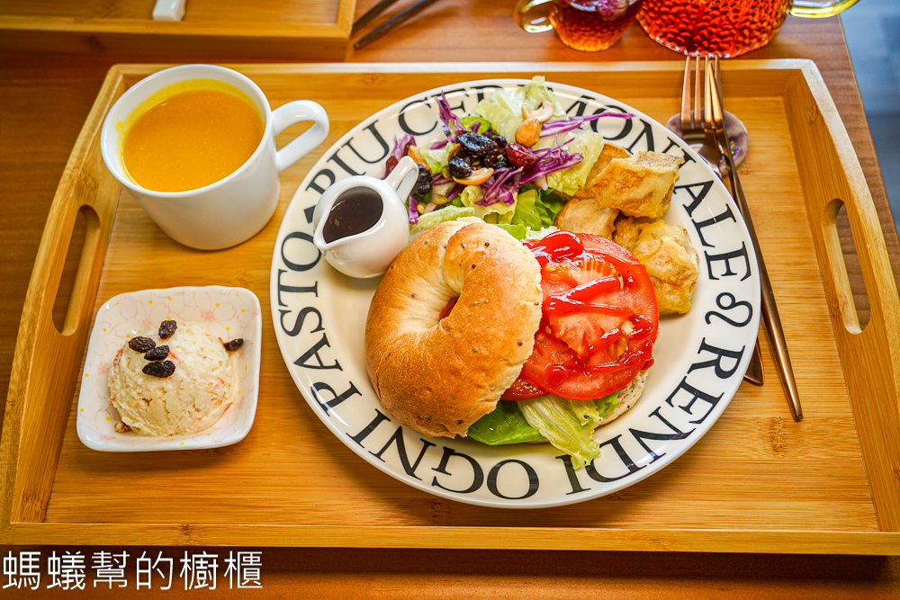 輕輕的Softly蔬食簡餐咖啡廳 | 鹿港精緻定食