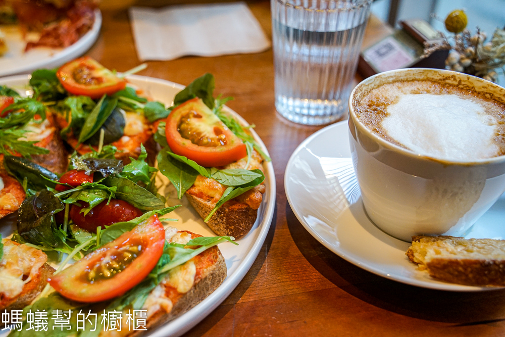 芬芳咖啡廳 | 台中下午茶漢堡、菠蘿油