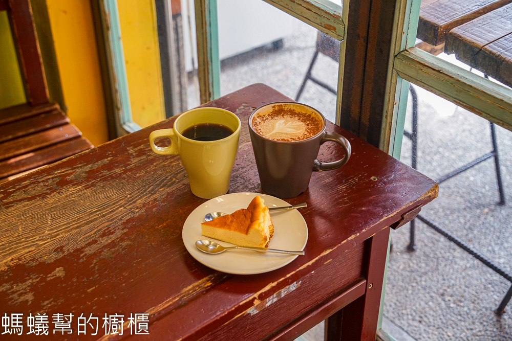 中興新村綠光森林咖啡館 | 少見虹吸式咖啡，輕鬆自在氛圍。