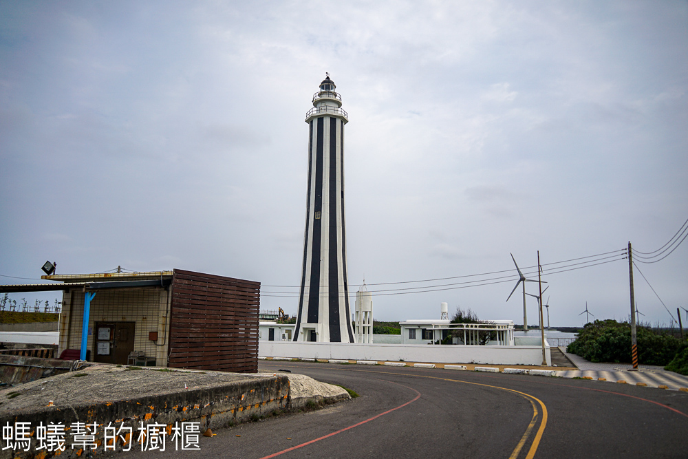 王功旅遊搭鐵牛車挖蛤蜊、海上烤蚵仔吃到飽，就找永昌叔 !