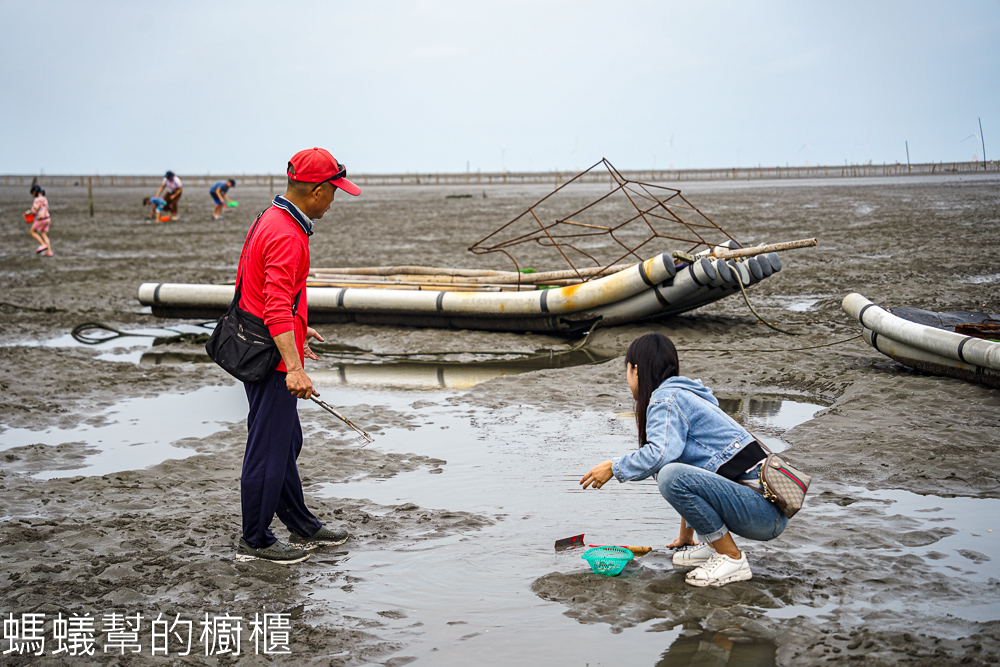 王功旅遊搭鐵牛車挖蛤蜊、海上烤蚵仔吃到飽，就找永昌叔 !