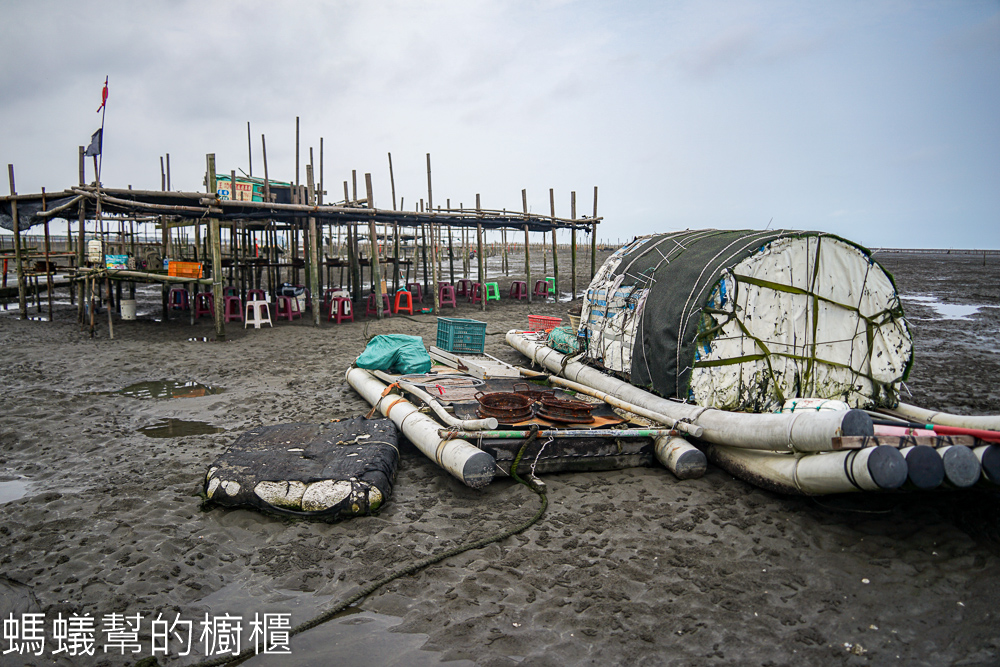 王功旅遊搭鐵牛車挖蛤蜊、海上烤蚵仔吃到飽，就找永昌叔 !