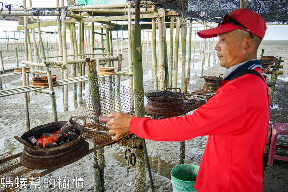 王功旅遊搭鐵牛車挖蛤蜊、海上烤蚵仔吃到飽，就找永昌叔 !