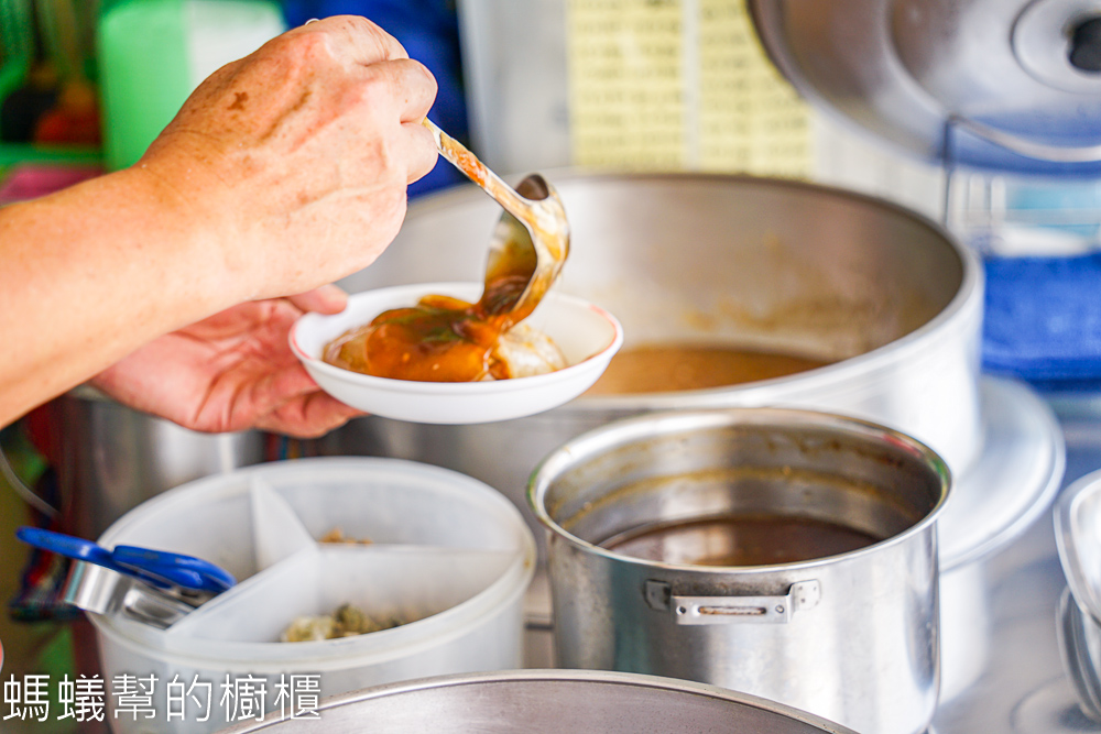 溪口肉圓 | 嘉義溪口肉圓老店，外皮Q彈，提供免費柴魚湯。