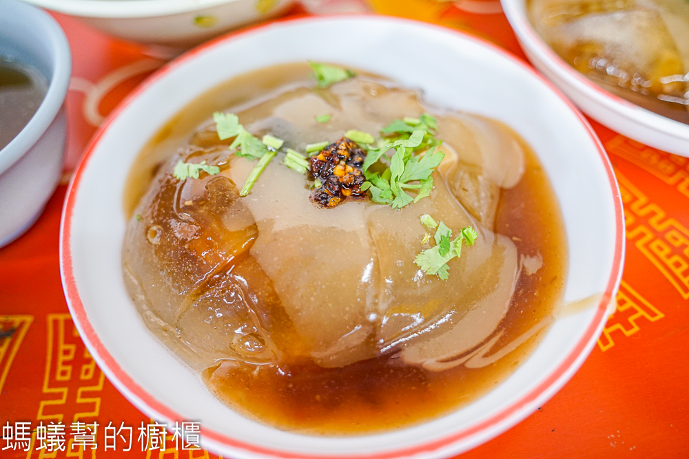 溪口肉圓 | 嘉義溪口肉圓老店，外皮Q彈，提供免費柴魚湯。