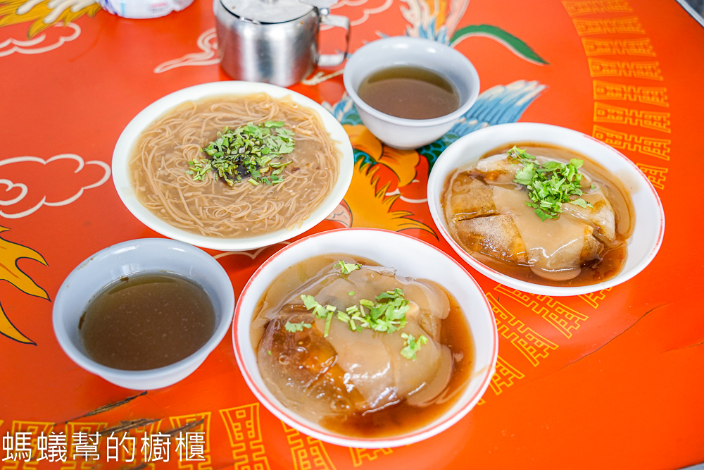 溪口肉圓 | 嘉義溪口肉圓老店，外皮Q彈，提供免費柴魚湯。