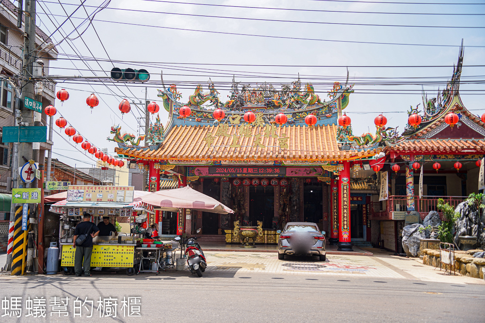 溪口蚵嗲黑輪攤 | 北極殿廟口前的小吃攤，蚵嗲還有賣炸雞熱狗。