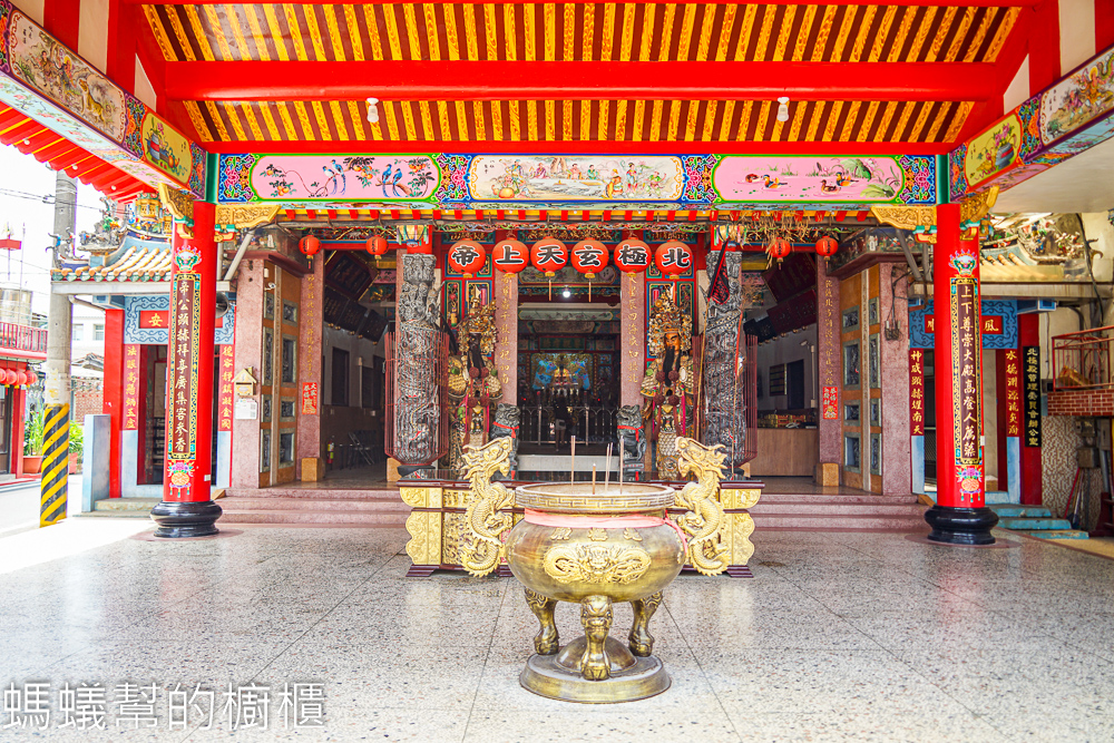 溪口蚵嗲黑輪攤 | 北極殿廟口前的小吃攤，蚵嗲還有賣炸雞熱狗。