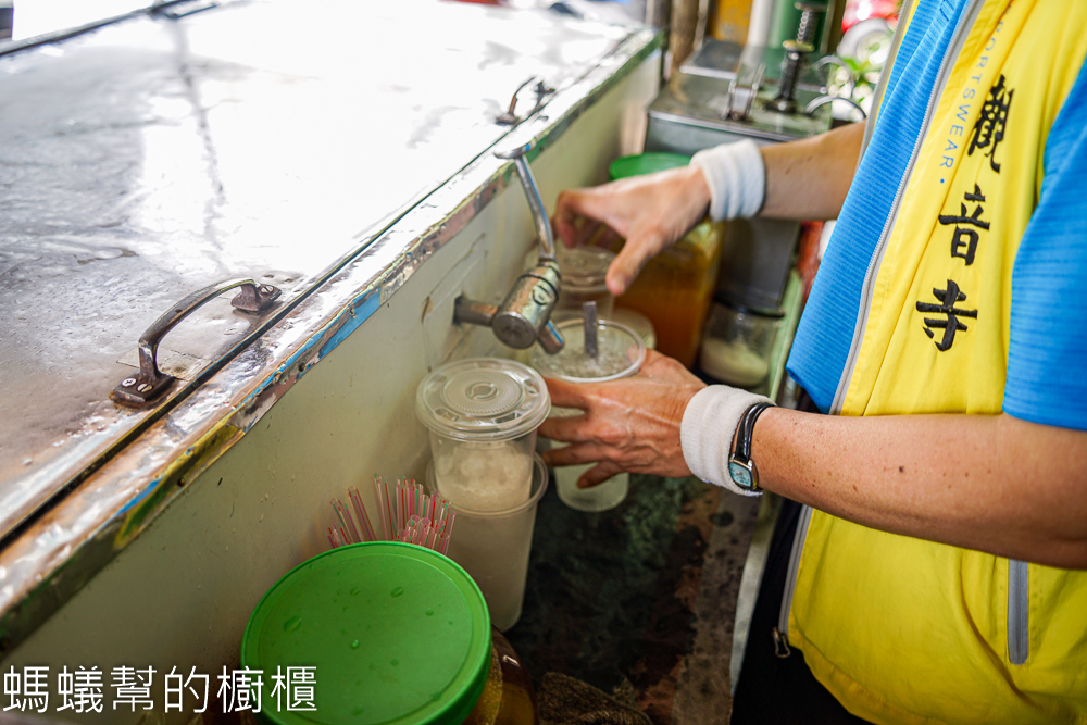 阿伯古早味手工汽水 | 嘉義市唯一手工汽水攤，汽泡超解渴。