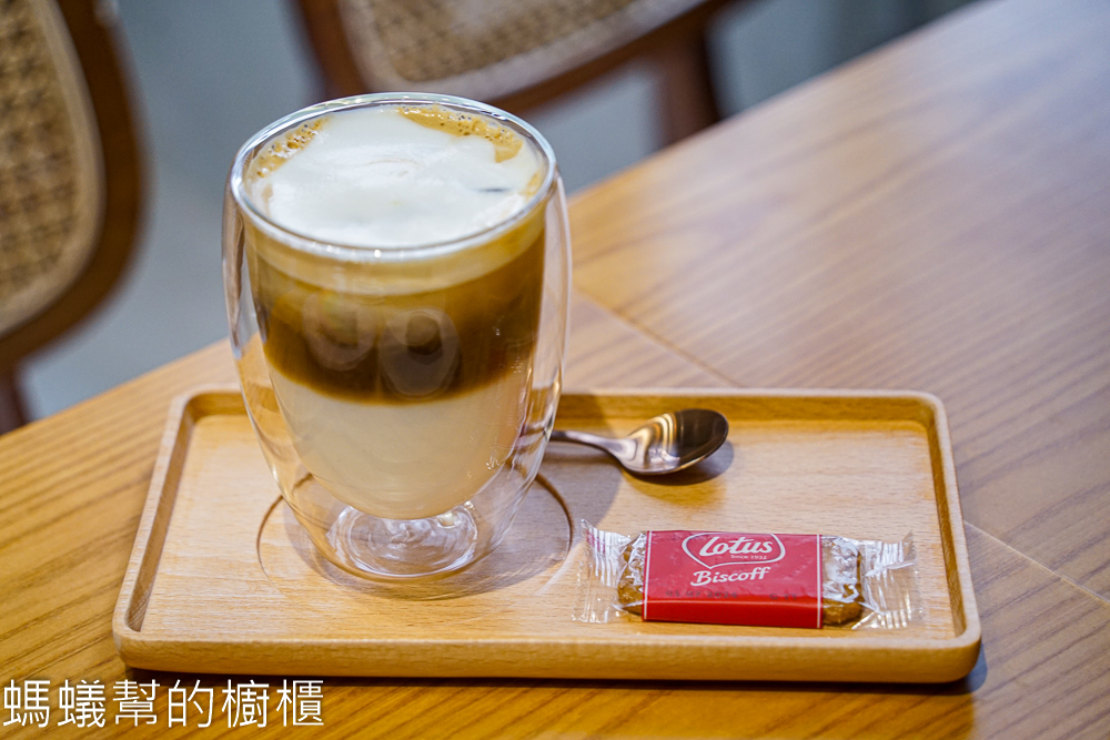 巷弄長壽 | 彰化市半隱藏版市場巷弄裡老屋咖啡，彩虹乳酪蛋糕。