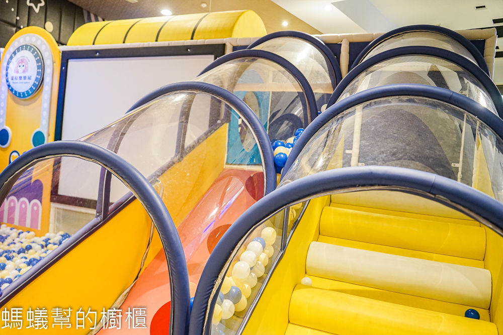 達拉樂樂屋 | 彰化一票玩到底室內兒童遊樂區，夾娃娃機。