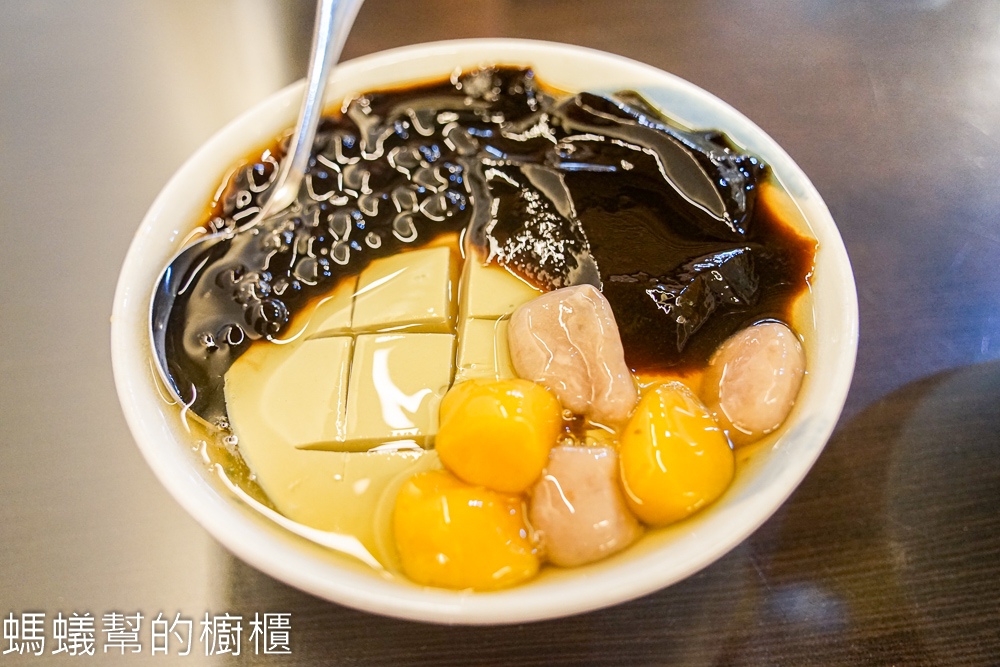 烏婆傳統甜品店 | 台中沙鹿杏仁豆腐、抹茶豆腐冰，圓仔好吃。