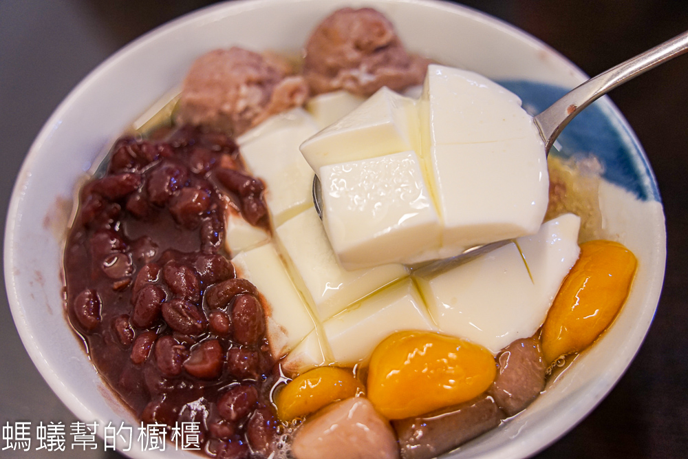 烏婆傳統甜品店 | 台中沙鹿杏仁豆腐、抹茶豆腐冰，圓仔好吃。