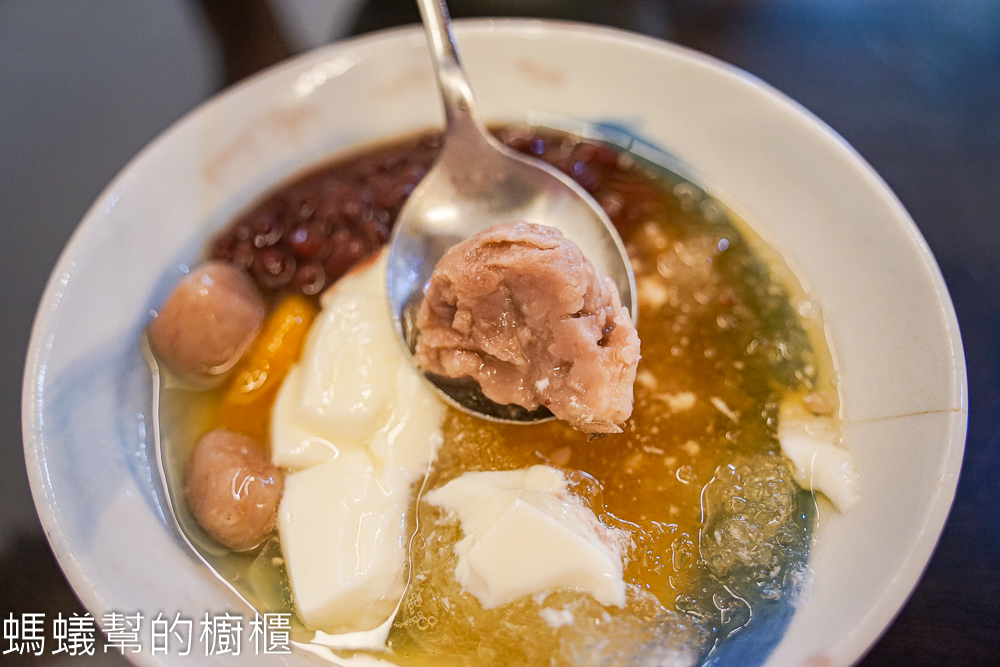 烏婆傳統甜品店 | 台中沙鹿杏仁豆腐、抹茶豆腐冰，圓仔好吃。