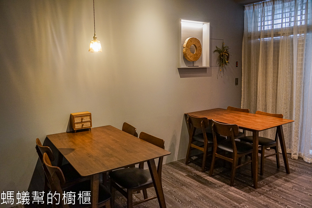 三茶一生小院茶事 | 台中沙鹿巷弄裡角間茶館，綠意庭園有寂靜感。