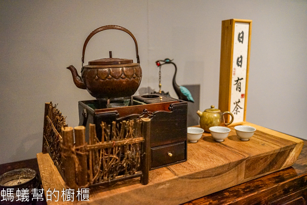 三茶一生小院茶事 | 台中沙鹿巷弄裡角間茶館，綠意庭園有寂靜感。