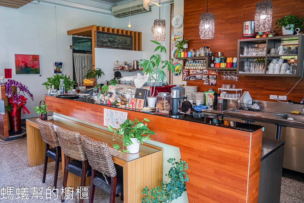 微笑虎山藝文咖啡館 | 台南仁德十鼓文創園區旁，環境翠綠清幽。