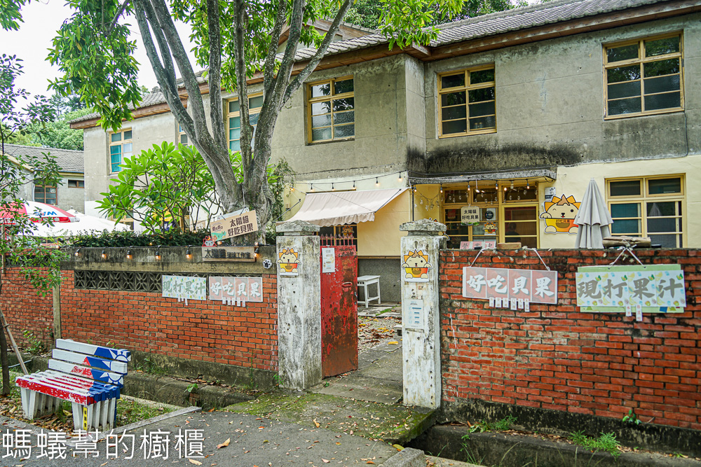 台中霧峰光復新村，漫步濃厚眷村味，假日來訪文創市集。