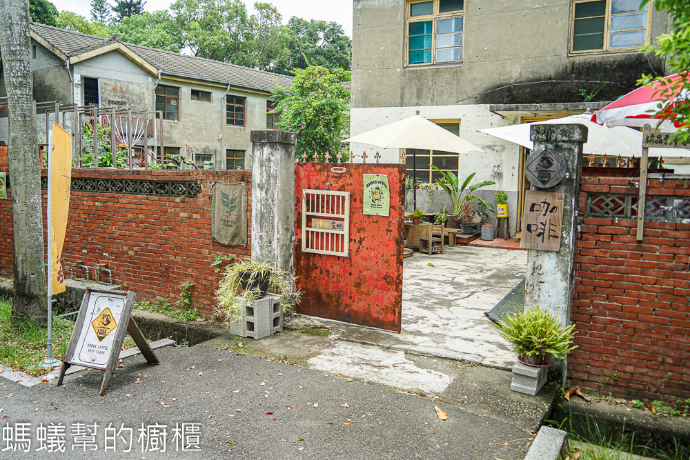 台中霧峰光復新村，漫步濃厚眷村味，假日來訪文創市集。