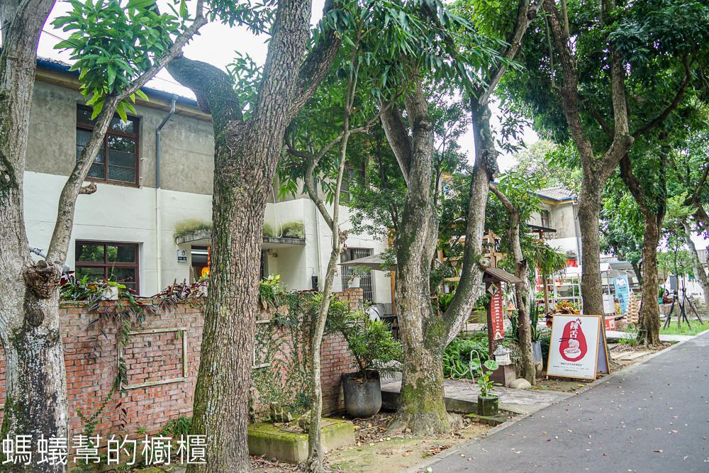 台中霧峰光復新村，漫步濃厚眷村味，假日來訪文創市集。