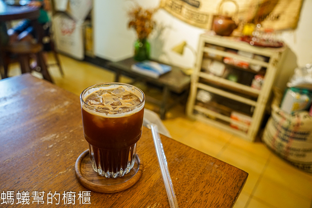台中霧峰光復新村，漫步濃厚眷村味，假日來訪文創市集。