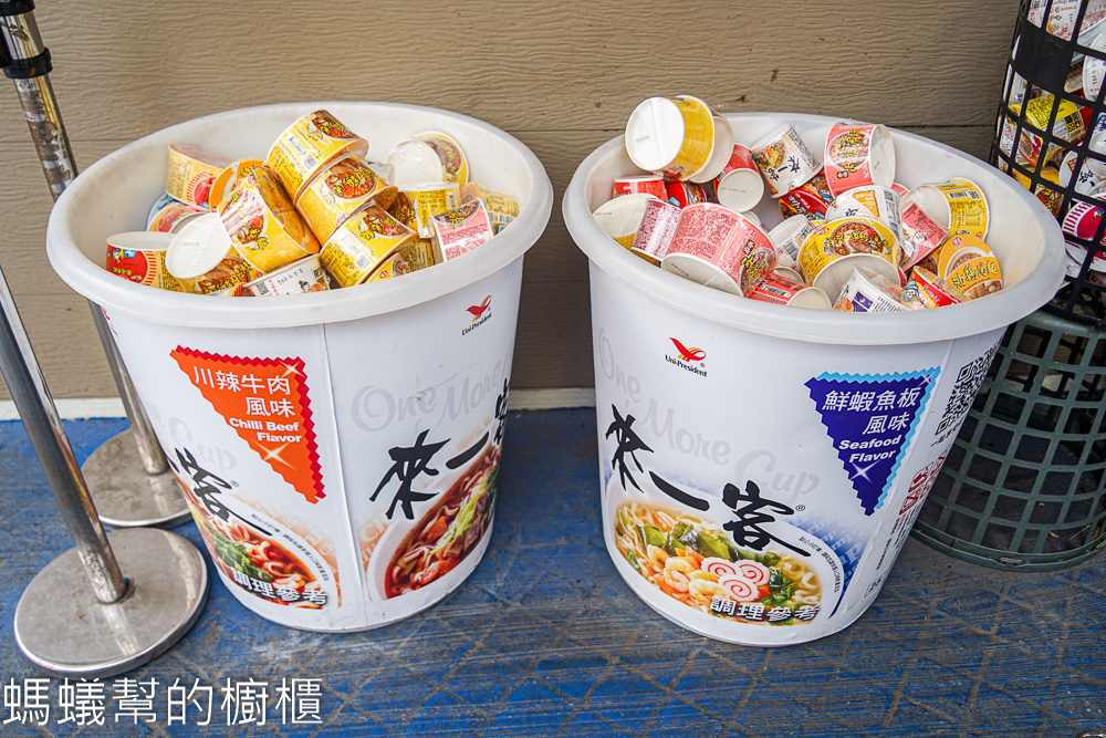 中寮石龍宮 | 南投土地公泡麵,補財運香火鼎盛,早年求明牌聖地。