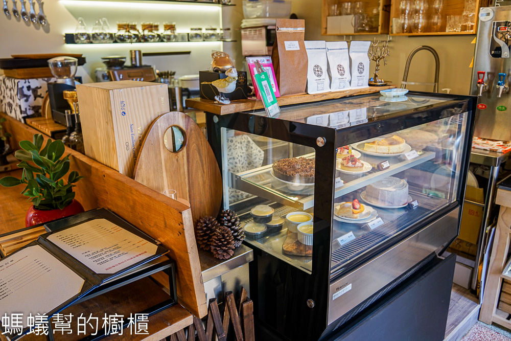 百花草園 | 新竹市東區將軍村裡優雅甜點小屋，蛋糕好吃。