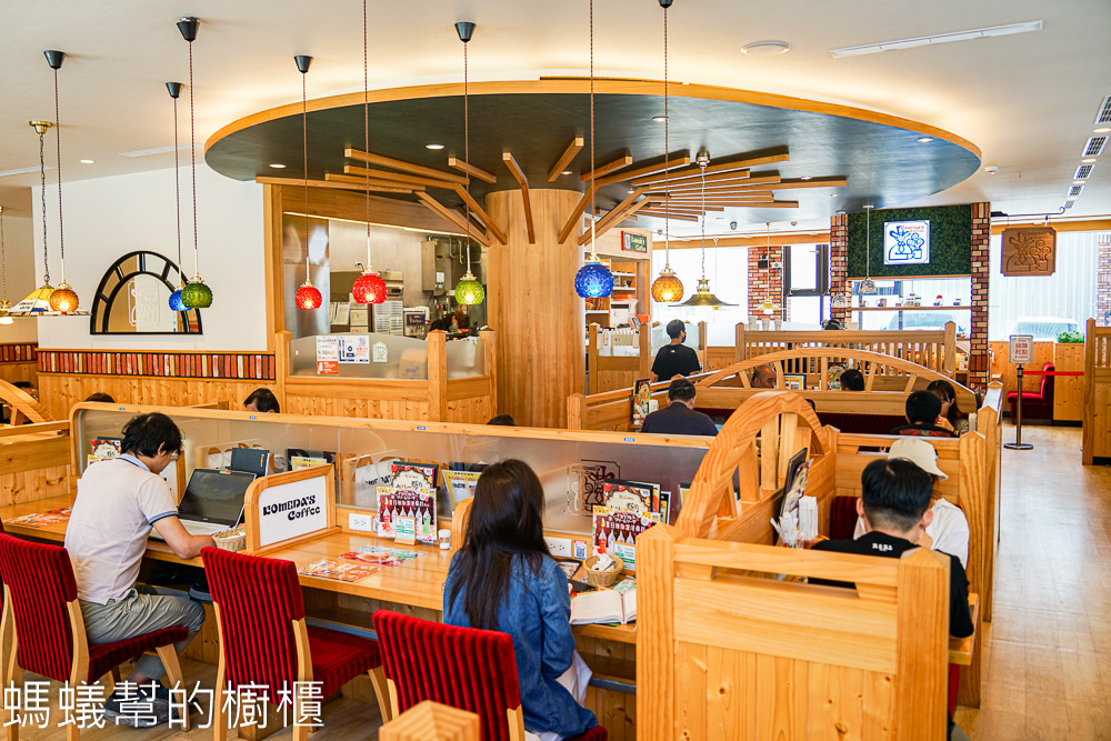 客美多咖啡黎明店 | 早餐時段買飲料送厚片土司，附停車場好停車。