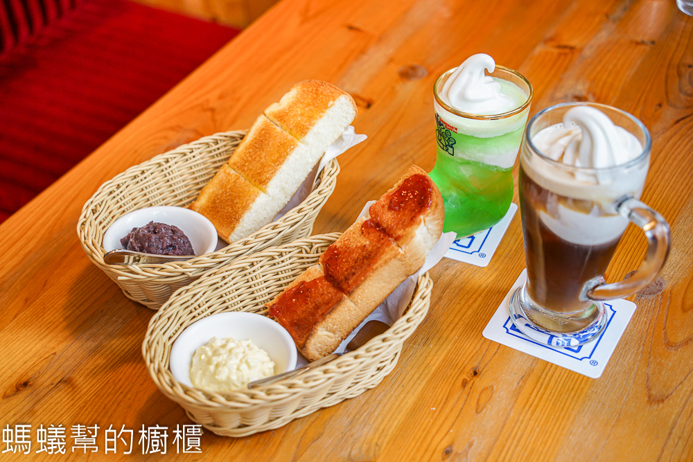 客美多咖啡黎明店 | 早餐時段買飲料送厚片土司，附停車場好停車。