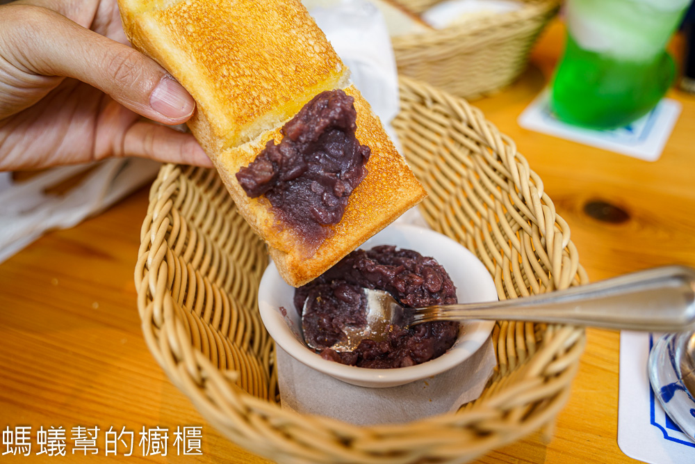 客美多咖啡黎明店 | 早餐時段買飲料送厚片土司，附停車場好停車。