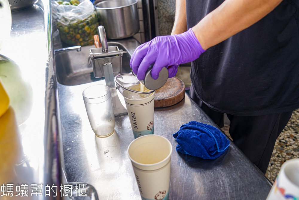 彌陀路金甘茶 | 嘉義市東區現壓金桔檸檬，傳統冰涼好風味。