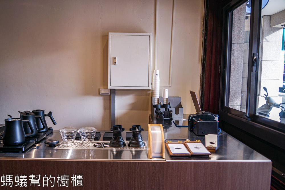 東北季風 | 鹿港丁家古厝旁咖啡館，精品豆咖啡、鹽奶油厚片。