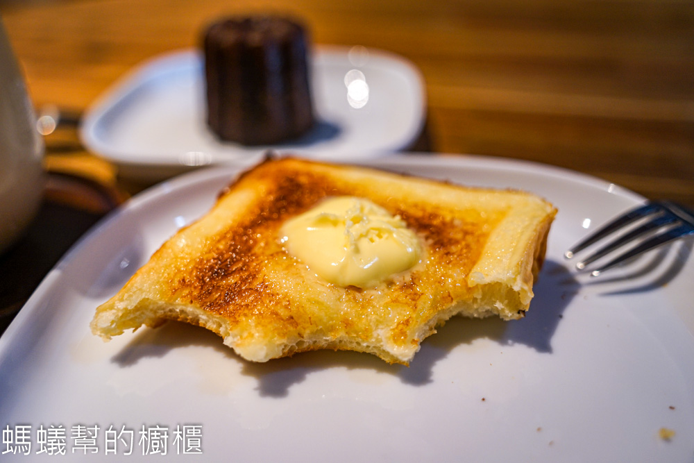 東北季風 | 鹿港丁家古厝旁咖啡館，精品豆咖啡、鹽奶油厚片。