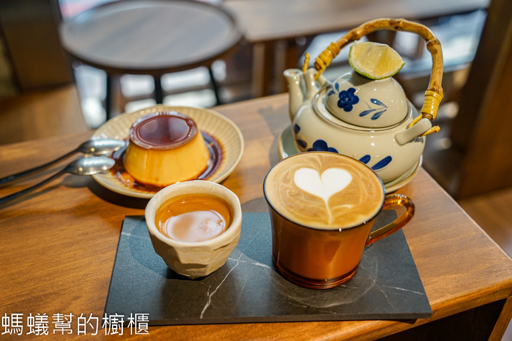 富吉珈琲 | 台中中區第四信用合作社旁咖啡館，咖啡水準好。
