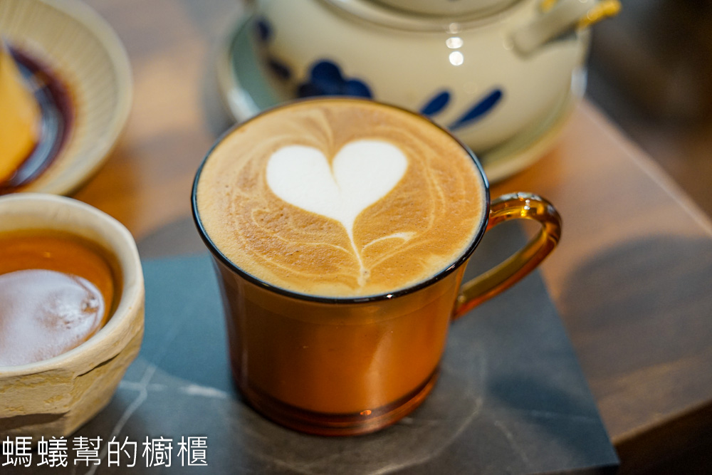 富吉珈琲 | 台中中區第四信用合作社旁咖啡館，咖啡水準好。