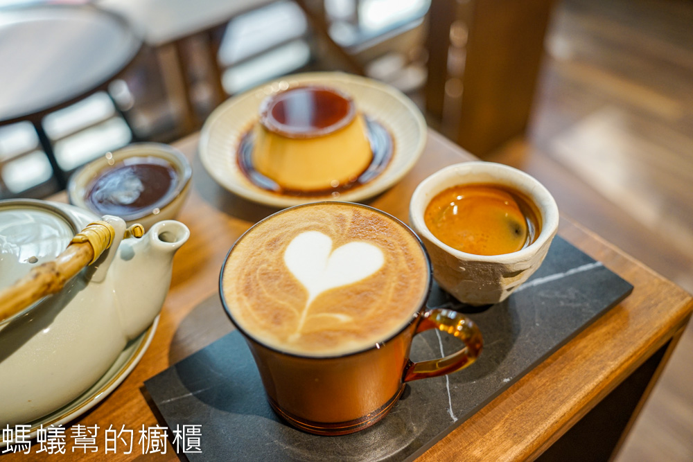 富吉珈琲 | 台中中區第四信用合作社旁咖啡館，咖啡水準好。