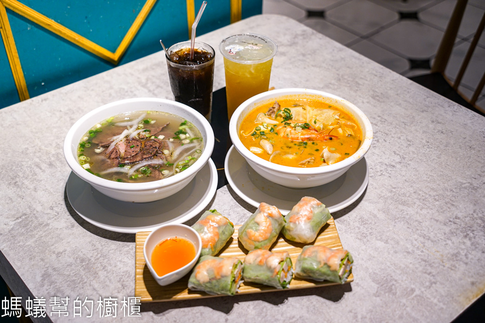 G7越南火鍋 | 台中火車站前舊商城越南美食，帽子火鍋、春捲。