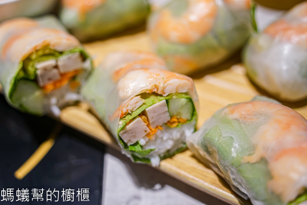 G7越南火鍋 | 台中火車站前舊商城越南美食，帽子火鍋、春捲。