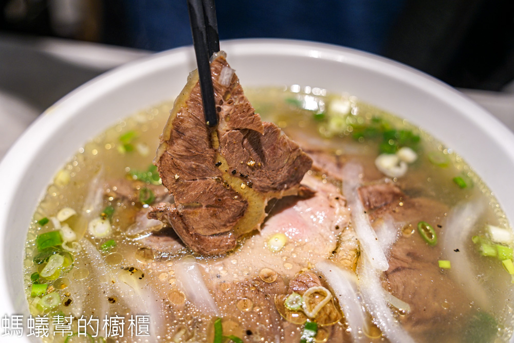 G7越南火鍋 | 台中火車站前舊商城越南美食，帽子火鍋、春捲。