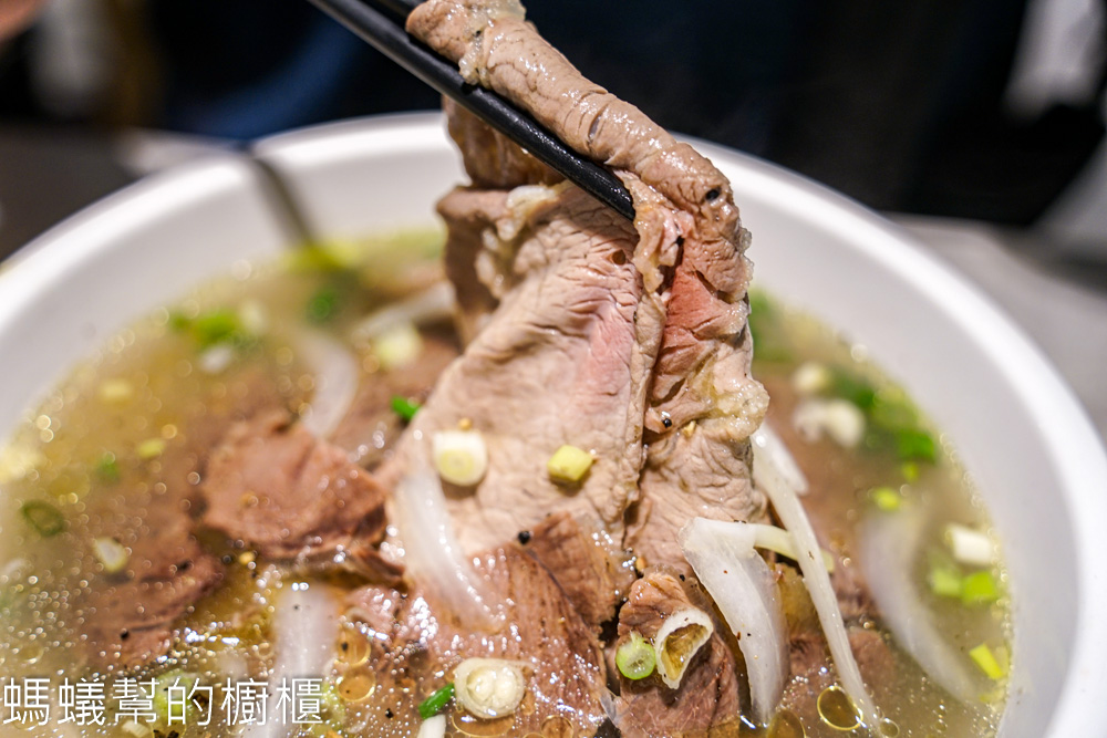 G7越南火鍋 | 台中火車站前舊商城越南美食，帽子火鍋、春捲。