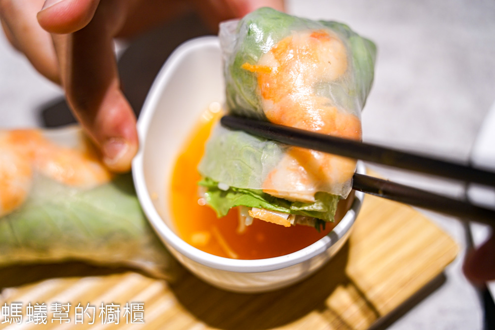G7越南火鍋 | 台中火車站前舊商城越南美食，帽子火鍋、春捲。