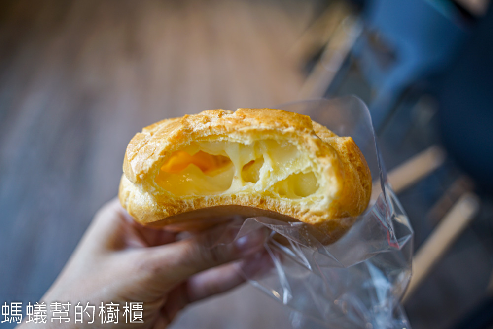 老外咖啡 | 台中火車站二樓溫馨小角落，還有販售輕食。