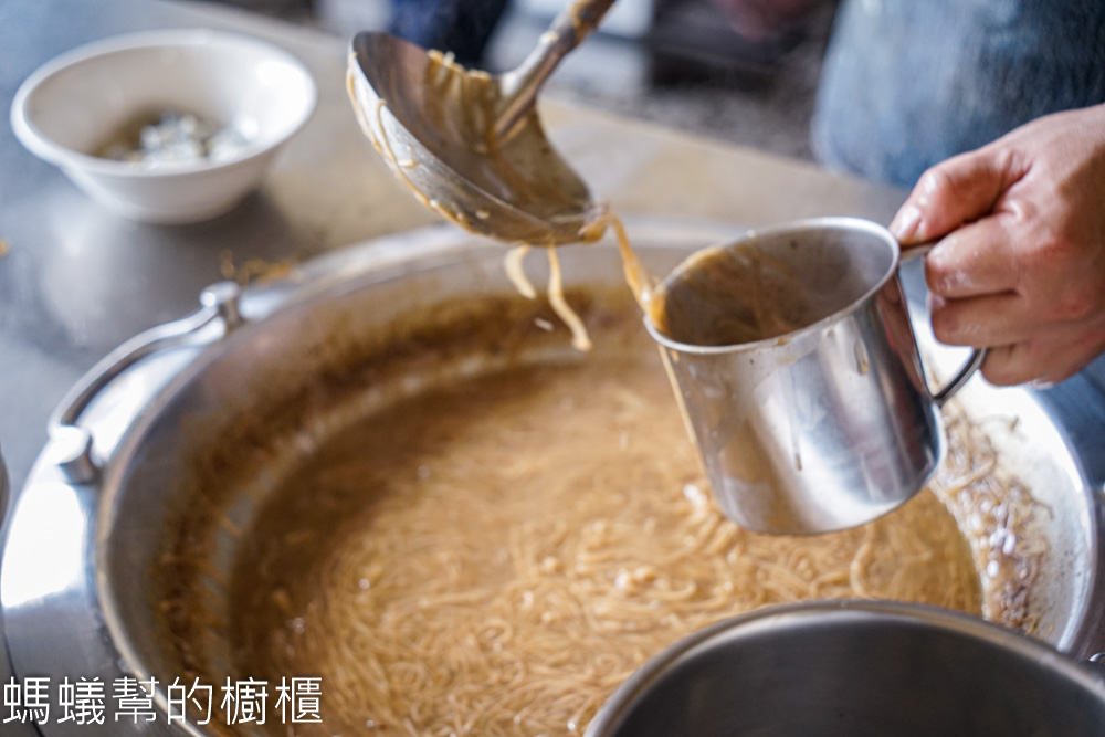 埔里王記蚵仔煎 | 埔里小吃推薦，脆皮大份蚵仔煎，還有蚵仔麵線。
