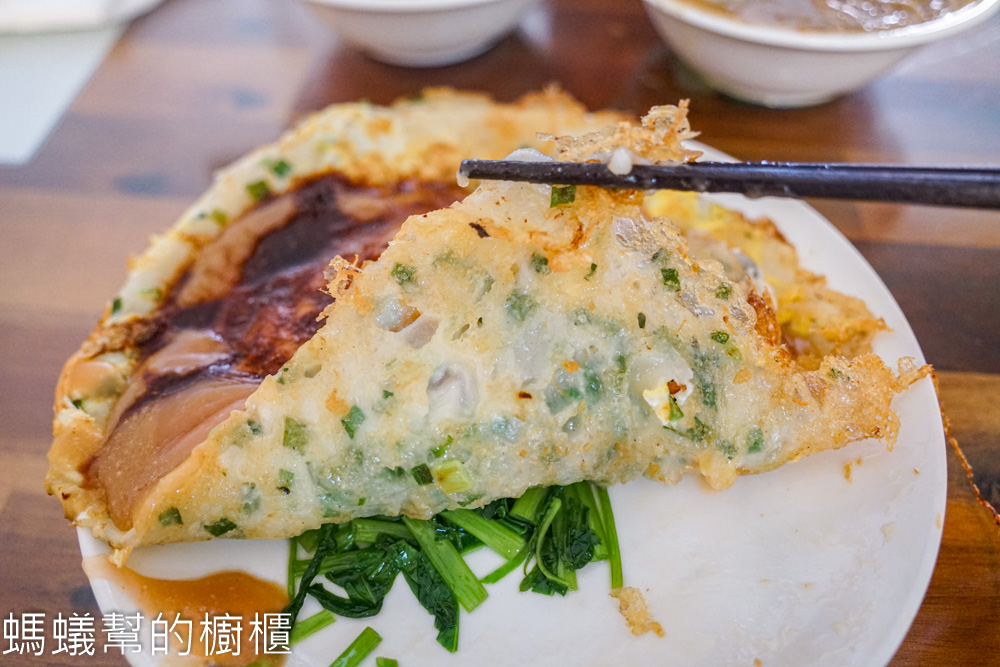 埔里王記蚵仔煎 | 埔里小吃推薦，脆皮大份蚵仔煎，還有蚵仔麵線。