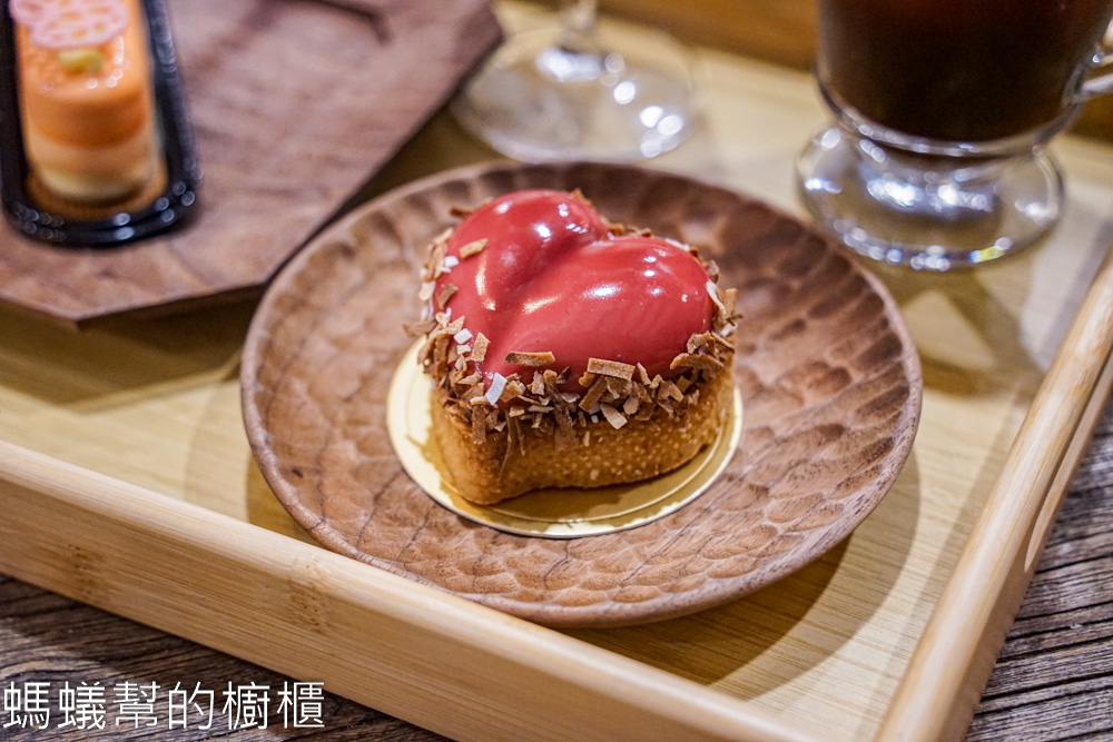 藍色城堡X茱諾法式甜點 | 埔里霍爾的移動城堡，法式甜點下午茶。