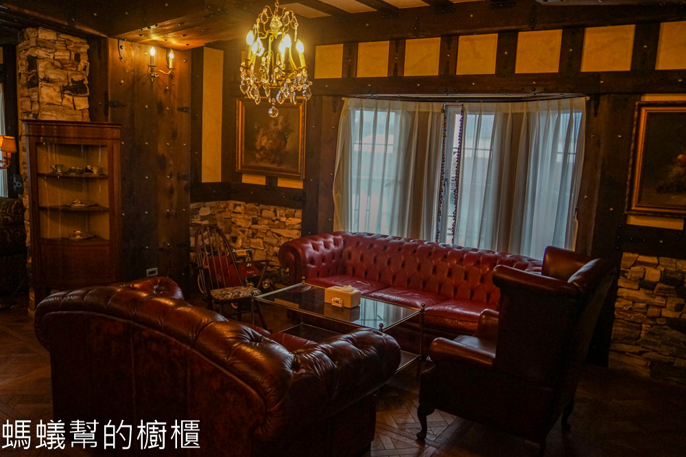 藍色城堡X茱諾法式甜點 | 埔里霍爾的移動城堡，法式甜點下午茶。