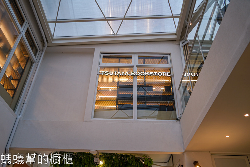 日月町複合式商場 | 南投埔里新地標，特色攤車、蔦屋書店進駐。