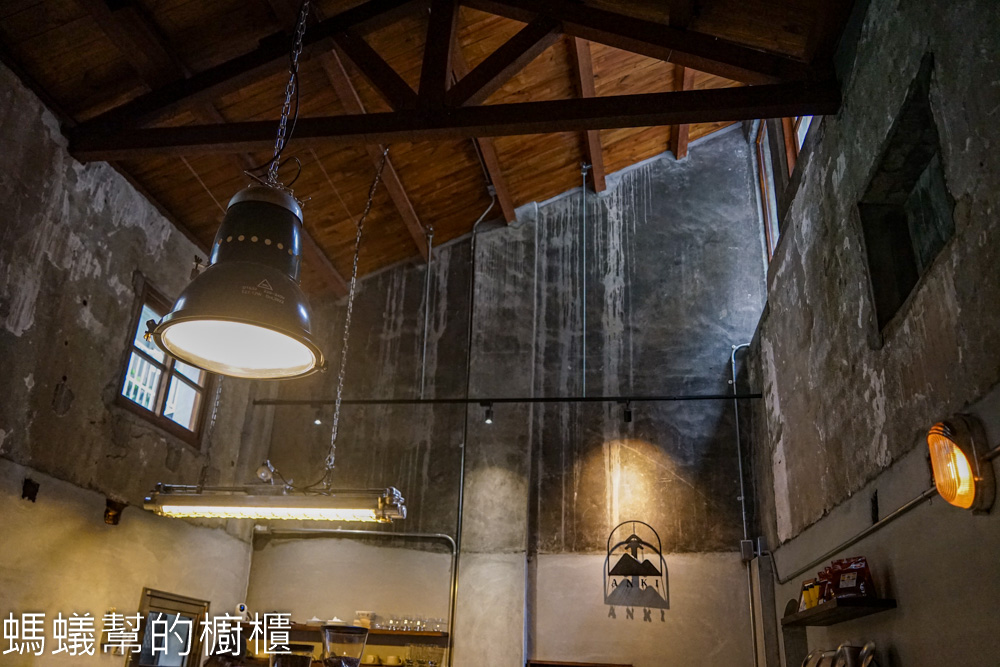 岸岌咖啡 | 彰化市隱藏在小巷弄裡咖啡館，鄰近彰化火車站。