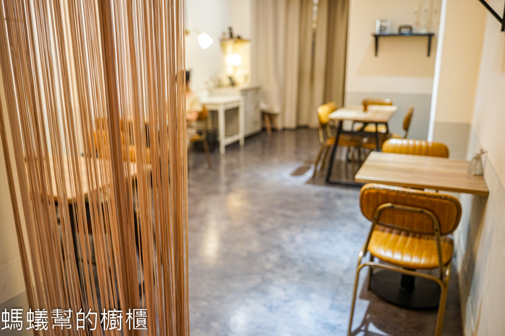 NewTro x Dessert 甜點咖啡 | 台中西區柳川旁清爽風格甜點店。