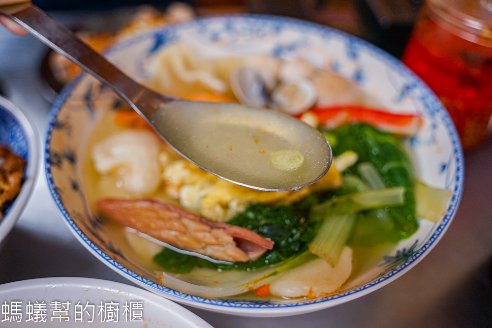 九穗古早味滷肉｜彰化市小吃手工麵疙瘩，滷味入味、酸梅湯醇厚涮嘴。